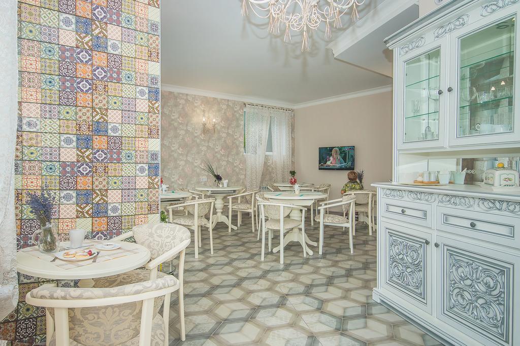 Mini Hotel Ryleev Kharkiv Bagian luar foto