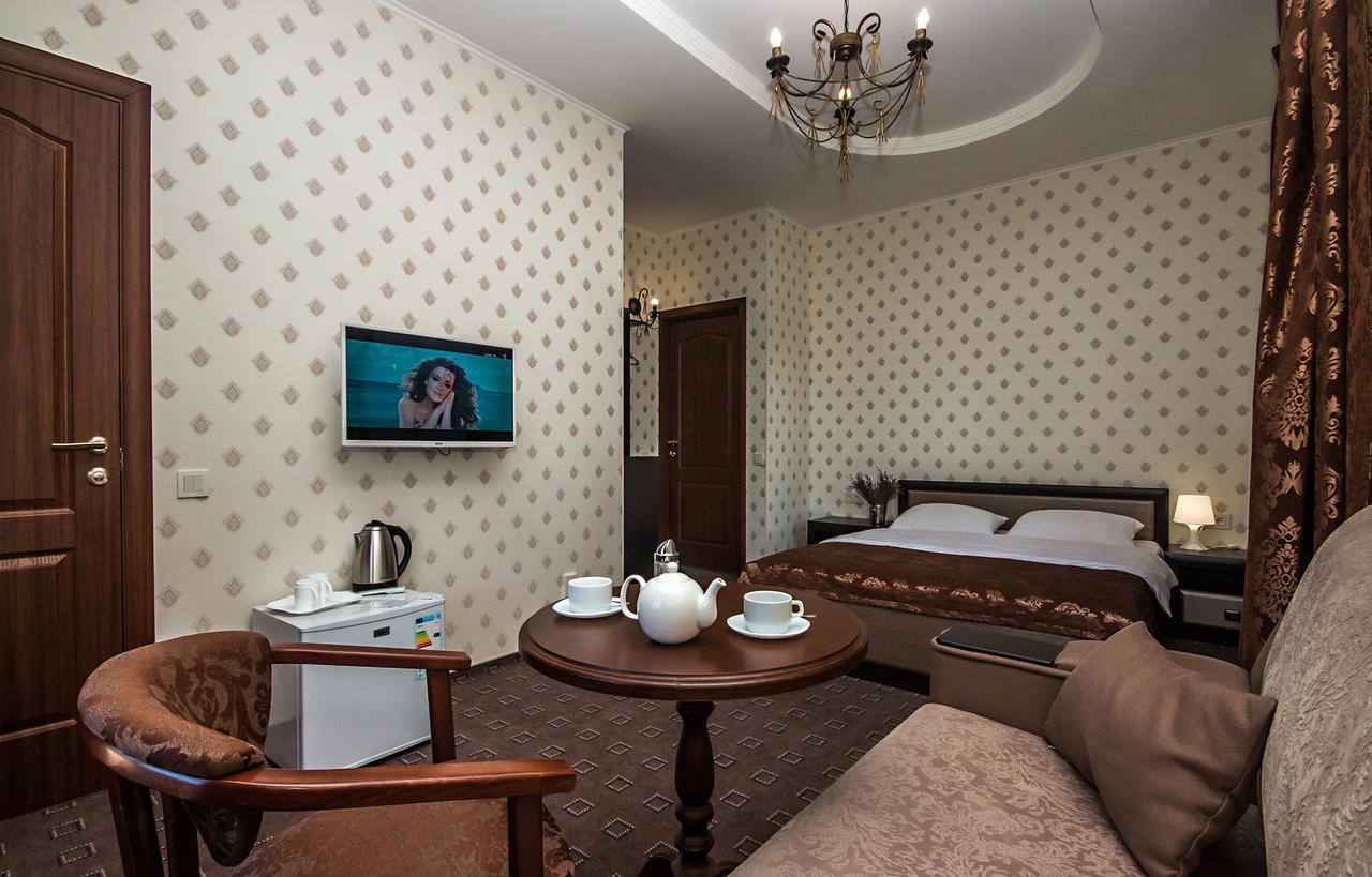 Mini Hotel Ryleev Kharkiv Bagian luar foto