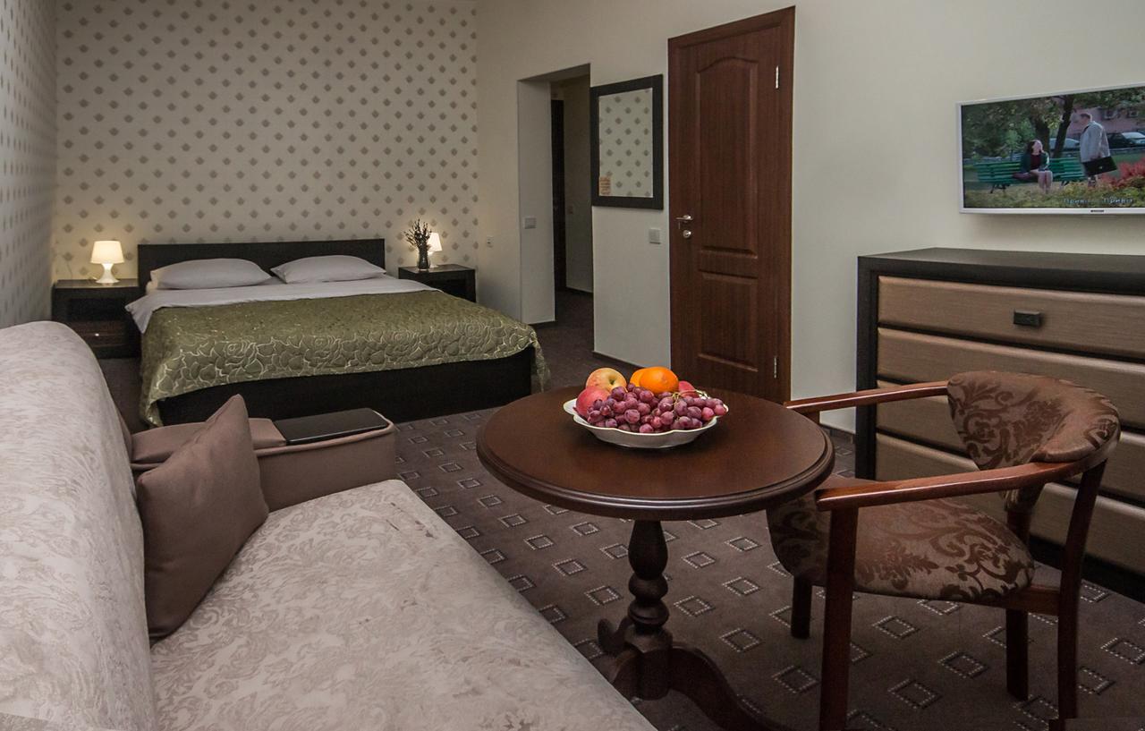 Mini Hotel Ryleev Kharkiv Bagian luar foto