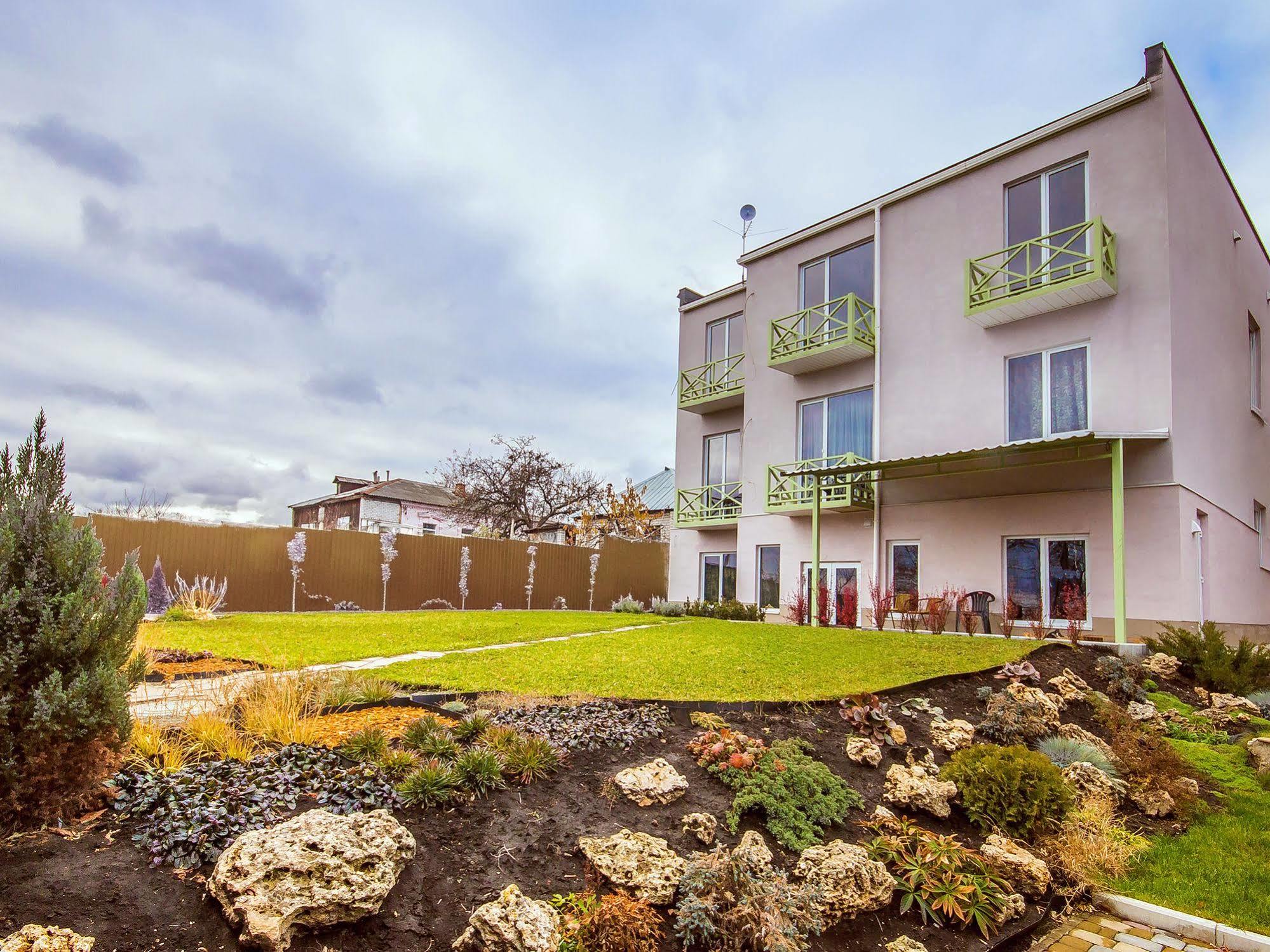 Mini Hotel Ryleev Kharkiv Bagian luar foto